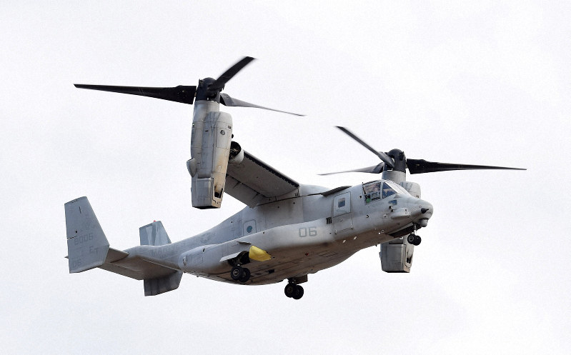 米軍輸送機オスプレイ=徳野仁子撮影