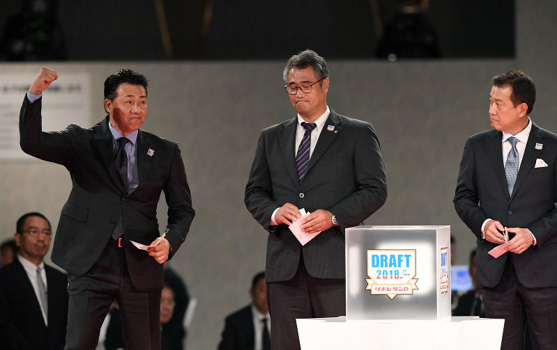 昨年のプロ野球ドラフト会議=竹内紀臣撮影