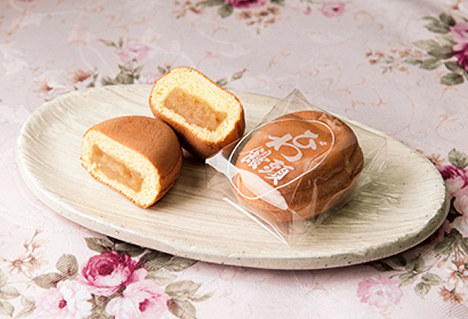 びわ饅頭=高山製菓提供