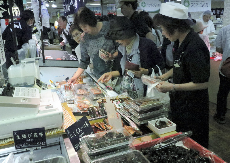 物産展 北海道の食材ずらり ４６社が３０００品目販売 佐世保玉屋 長崎 毎日新聞