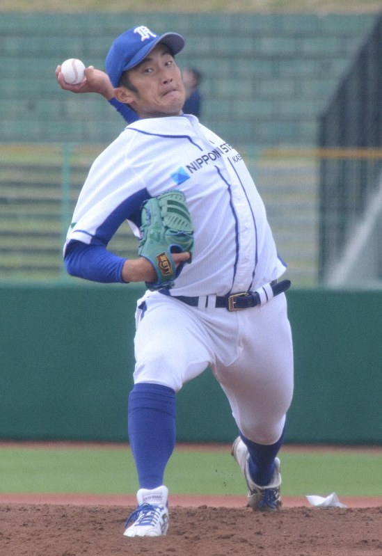 完全試合を達成した日本製鉄鹿島の能間隆彰投手=茨城県の日立市民球場で、2019年5月31日午前8時55分、真下信幸撮影