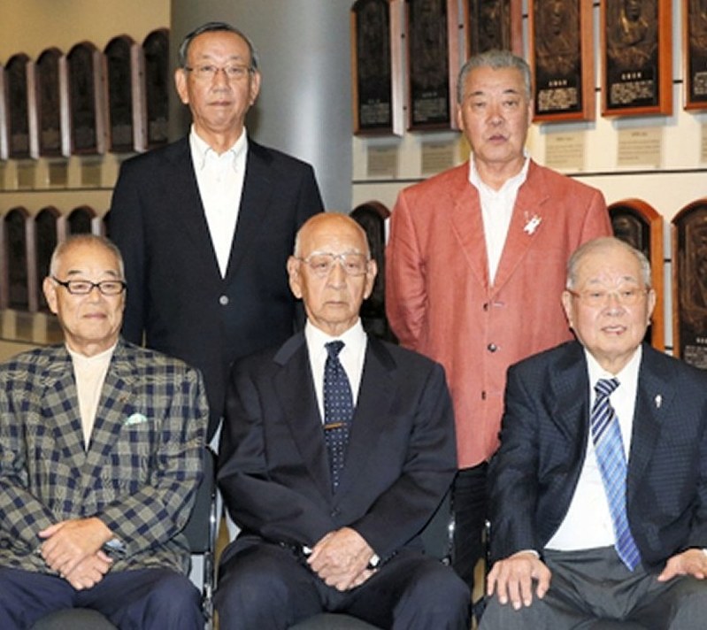 ベンチ 野球 ７７ ８歳 夢は甲子園 ノムさんら５人 アマ指導へ 毎日新聞