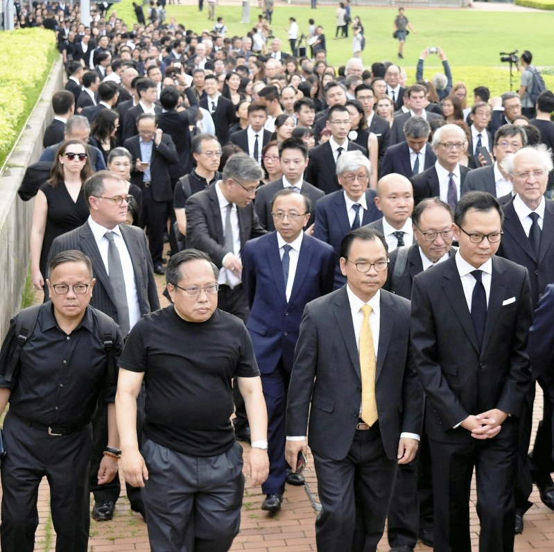 香港 弁護士ら 黒服デモ 逃亡犯条例改正 冤罪で中国拘束も 毎日新聞