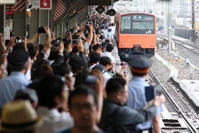 京橋駅近くの火災でjr大阪環状線運転見合わせ 毎日新聞