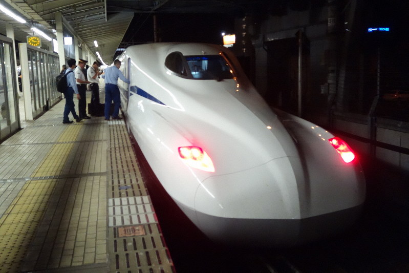 新幹線「N700S」 最高速度362キロ記録 | 毎日新聞