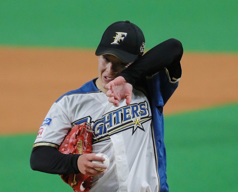 日本ハム・吉田輝星がプロ初登板で初勝利 [写真特集3/12] | 毎日新聞