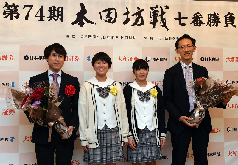タイトルにあと1勝は文裕か河野九段か 18日から本因坊戦第5局 | 毎日新聞