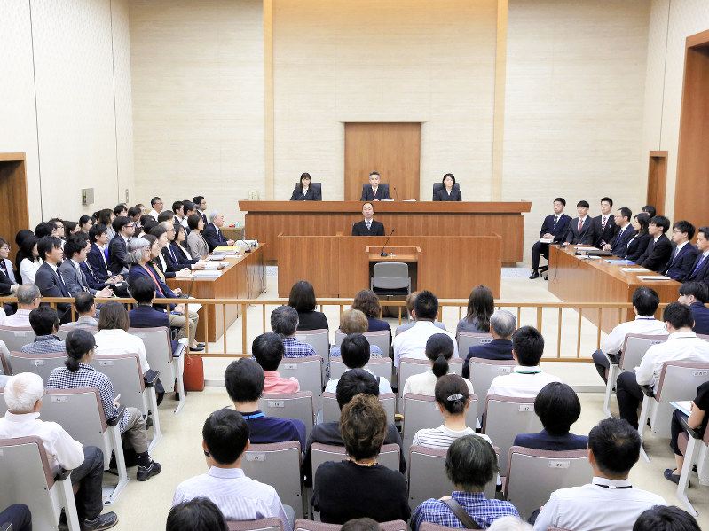 旧優生保護法を違憲と判断したものの、原告の請求を棄却した仙台地裁の法廷=いずれも5月28日、仙台市青葉区で、代表撮影