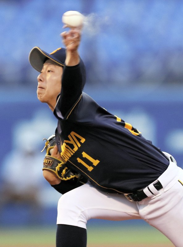 第1代表決定戦に先発し、8回無失点と好投した鷺宮製作所の野口亮太=神宮球場で2019年6月3日、吉田航太撮影
