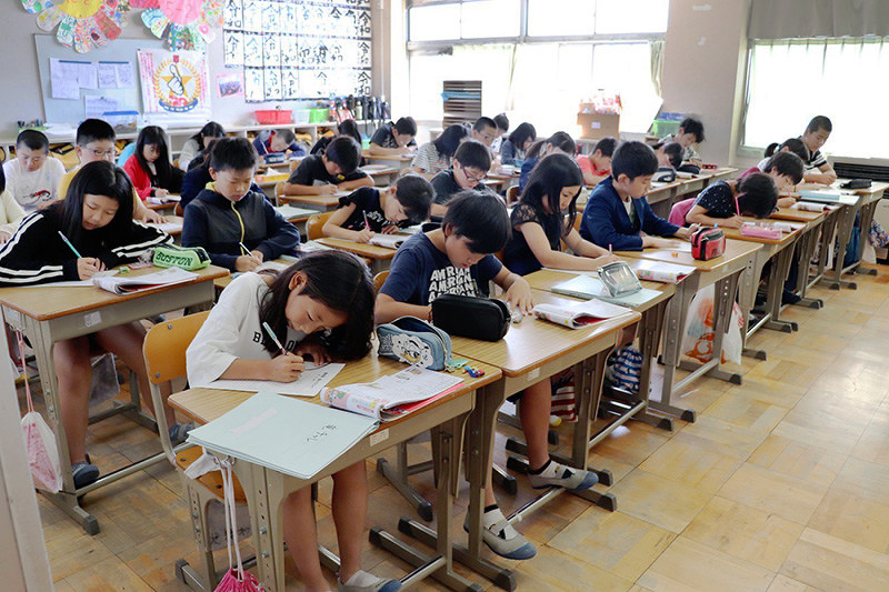 陰山メソッド 反復学習で学力向上へ 竜王の２小学校で導入 計算 音読 効果を実感 滋賀 毎日新聞