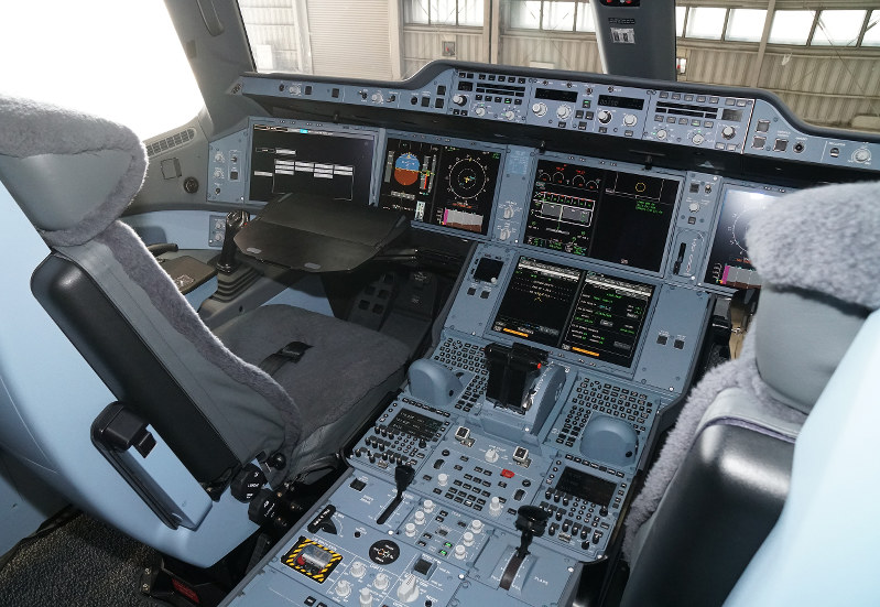 JAL、エアバスA350－900型機の初号機公開 [写真特集3/6] | 毎日新聞