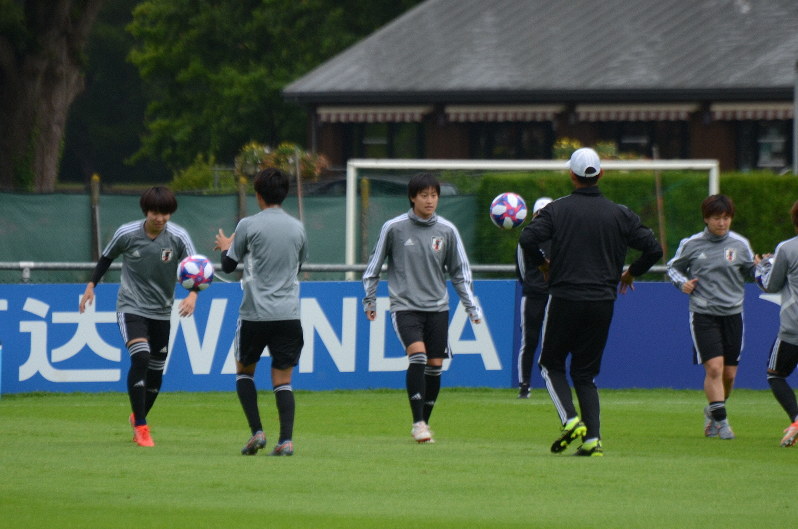 なでしこ オランダ戦前日練習 セットプレー確認に重点か 毎日新聞