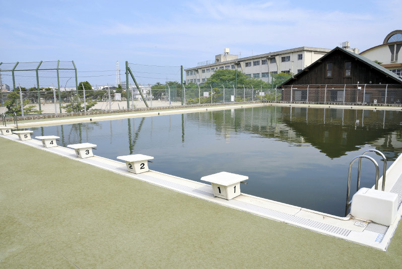 減圧給水 今夜から１５ に強化 全小中学校プール中止 苅田町 福岡 毎日新聞