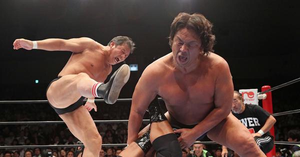 さらばサソリ固め 長州力さん引退試合 最後も藤波さん相手に [写真特集
