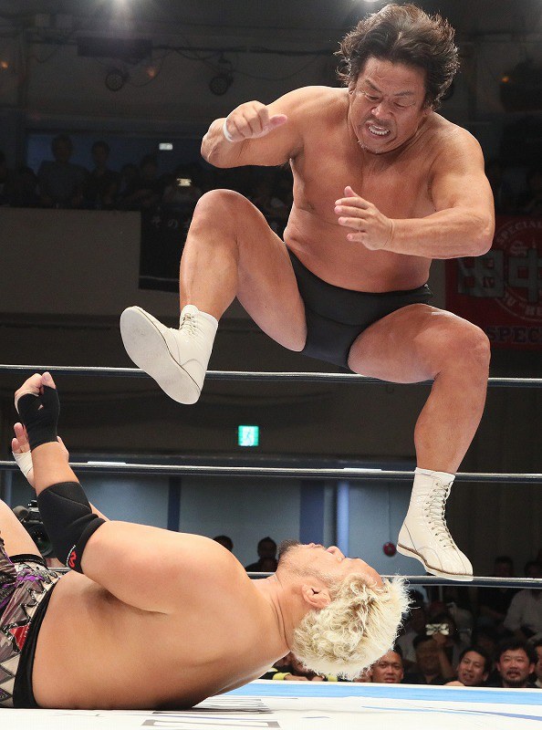 さらばサソリ固め 長州力さん引退試合 最後も藤波さん相手に