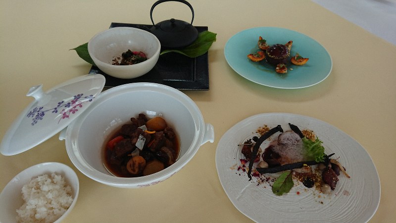 淡路の食材で世界一の味競う 初代シェフ王は韓国代表 毎日新聞