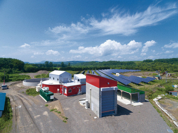 北海道興部町に設置されている町営のバイオガスプラント=興部町提供