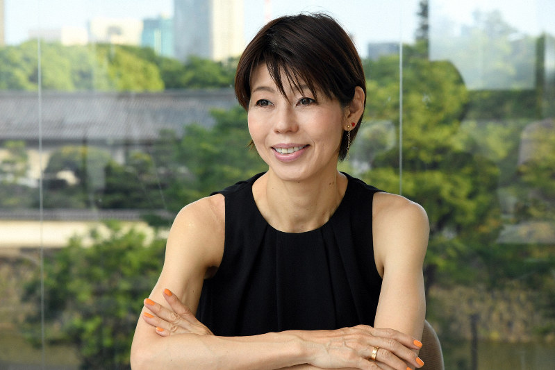 「他人の足を引っぱる男たち」著者・河合薫さん=2019年6月3日、根岸基弘撮影