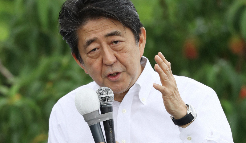 参院選が公示され、第一声を上げる自民党の安倍晋三総裁=福島市で2019年7月4日午前10時55分、小川昌宏撮影