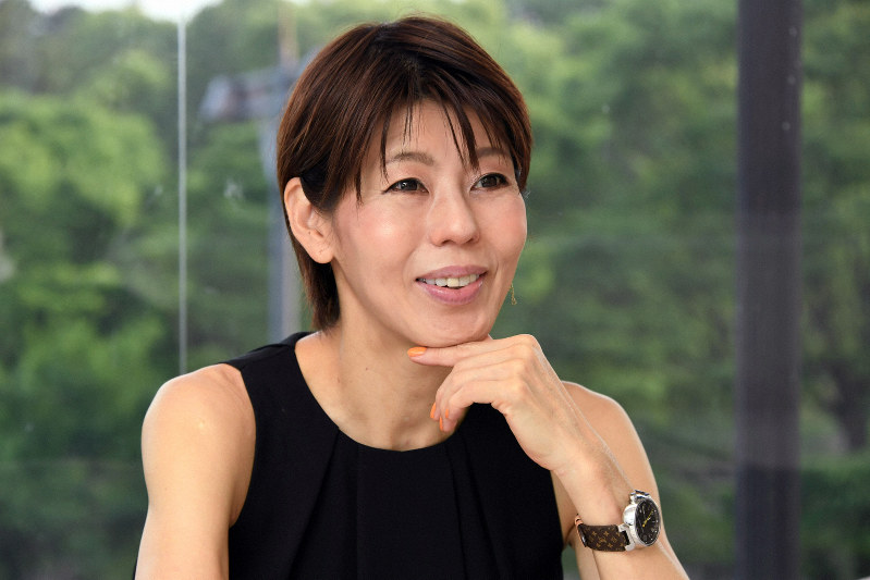 「他人の足を引っぱる男たち」著者・河合薫さん=2019年6月3日、根岸基弘撮影