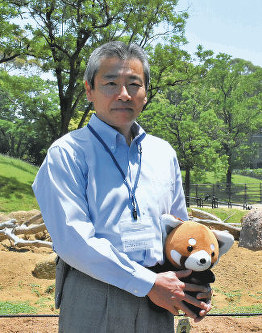 千葉市動物公園長の鏑木一誠さん=秋丸生帆撮影