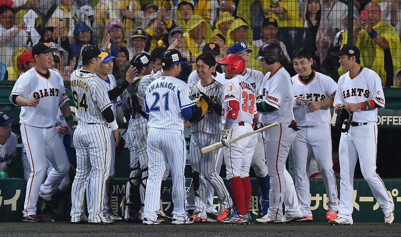 オールスター第2戦、MVPは阪神・近本 [写真特集1/23] | 毎日新聞