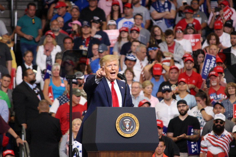 支持者らを前に正式に再選出馬表明したドナルド・トランプ米大統領=米南部フロリダ州オーランドで2019年6月18日、高本耕太撮影