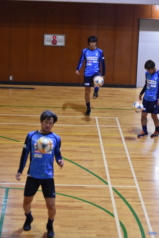 93歳のトップコンビに夢 サッカーJ2横浜FC中村、カズと顔合わせ | 毎日新聞