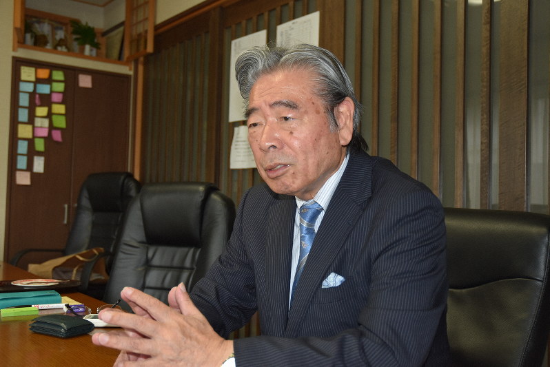 鈴木政二氏=野原大輔撮影