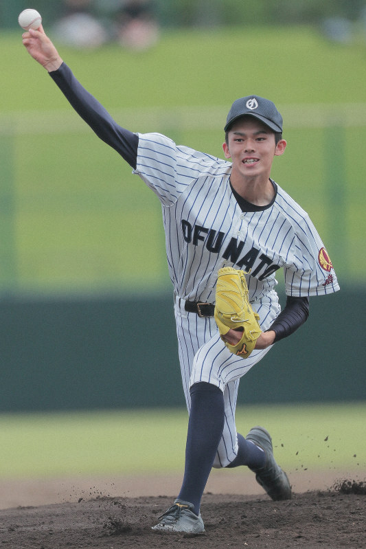 大船渡・佐々木、延長十二回に勝ち越し弾 投げては最速160キロの