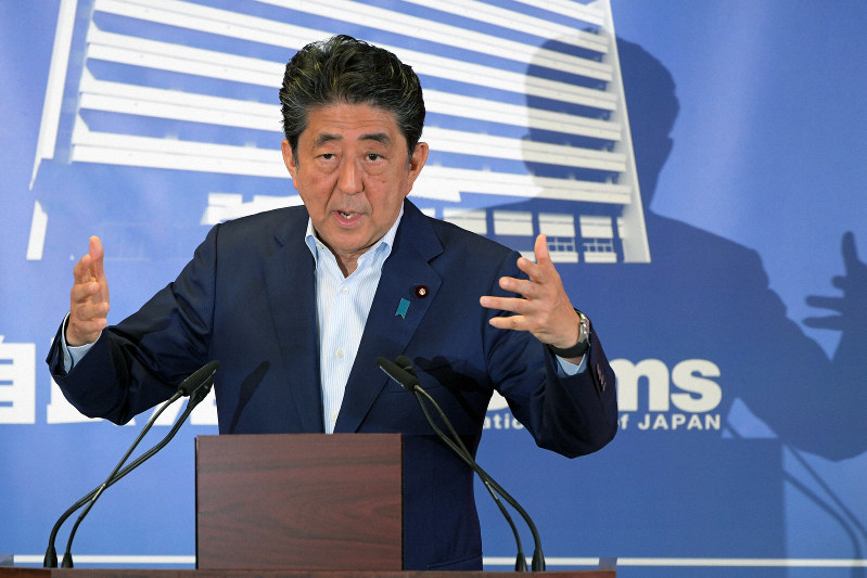 参院選について記者会見で質問に答える安倍晋三首相=自民党本部で2019年7月22日午後2時17分、川田雅浩撮影