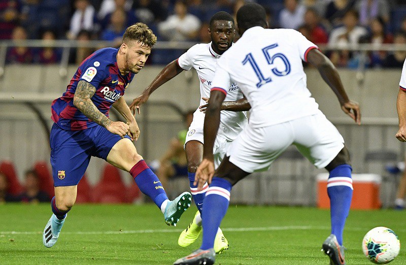 サッカー「楽天カップ」、チェルシーがバルセロナに勝つ [写真特集5/15