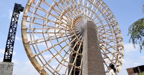 直径24メートル、総重量39トン 日本一の大水車が完成 埼玉 | 毎日新聞