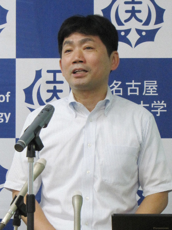 高齢者の熱中症の搬送者数を予測する仕組みを開発した名古屋工業大の平田晃正教授=名古屋市昭和区の名古屋工業大で2019年7月17日、細川貴代撮影