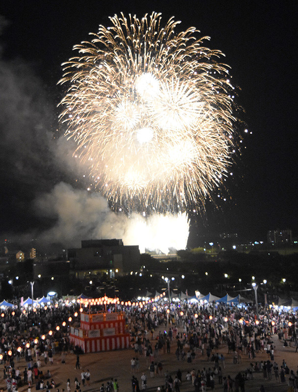 三田まつり 花火２５００発や飛び入り歓迎 総おどり 熱中症対策 午後４時スタート 来月３日 兵庫 毎日新聞