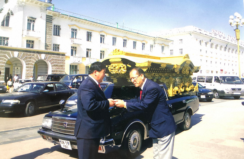 豪華な霊きゅう車 海外で人気 日本では減少中 毎日新聞