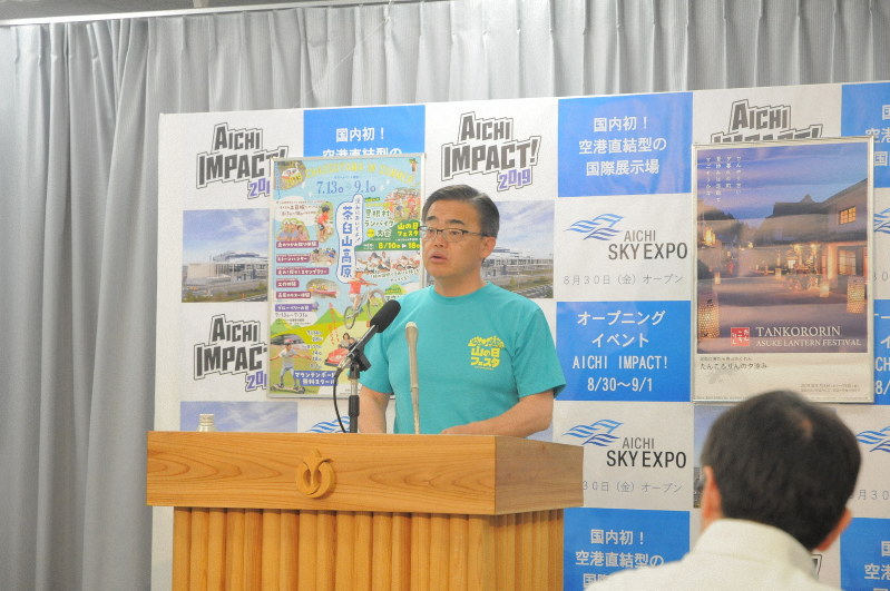 「憲法違反」と名古屋市の河村たかし市長を批判する愛知県の大村秀章知事=名古屋市中区の愛知県庁で2019年8月5日午前10時5分、竹田直人撮影