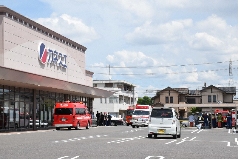 岐阜 スーパーでの異臭 搬送の11人 症状軽く全員帰宅 事件性低いも7日は臨時休業 毎日新聞