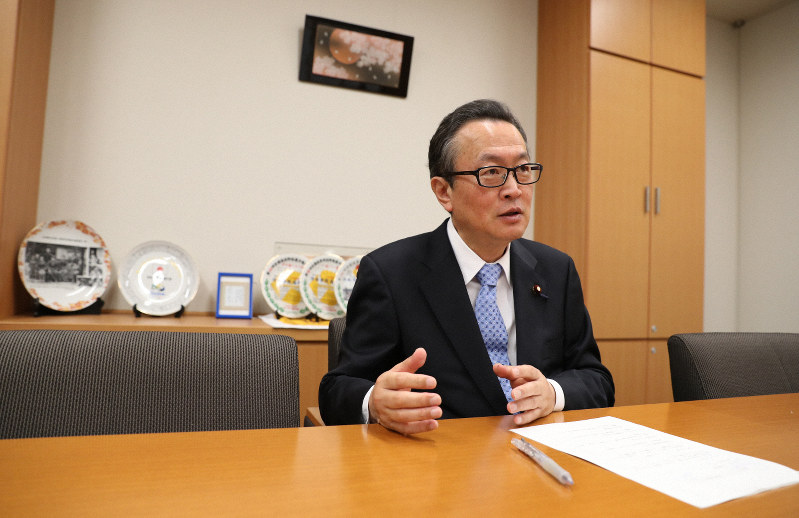 船田元氏=佐々木順一撮影