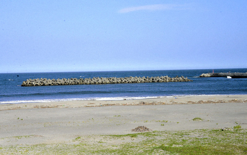 東日本大震災以降、閉鎖されている荒浜海水浴場=宮城県亘理町荒浜で2019年8月5日、遠藤大志撮影