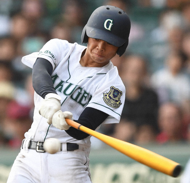 バッテリーの平常心奪うバント 岡山学芸館、広島商のお株を奪う逆転劇