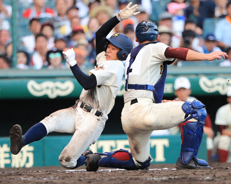 高校野球 最終回に反撃 １点差まで詰め寄った神村学園 小田監督 選手たちがよく走って相手を揺さぶってくれた 毎日新聞