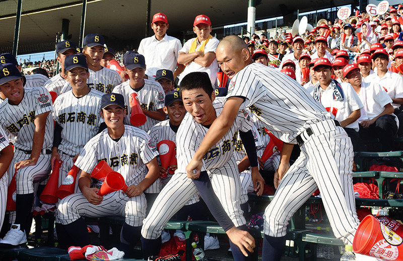 第101回全国高校野球 2回戦 明石商 初戦打ち勝つ 1点の攻防 観客沸く 兵庫 毎日新聞