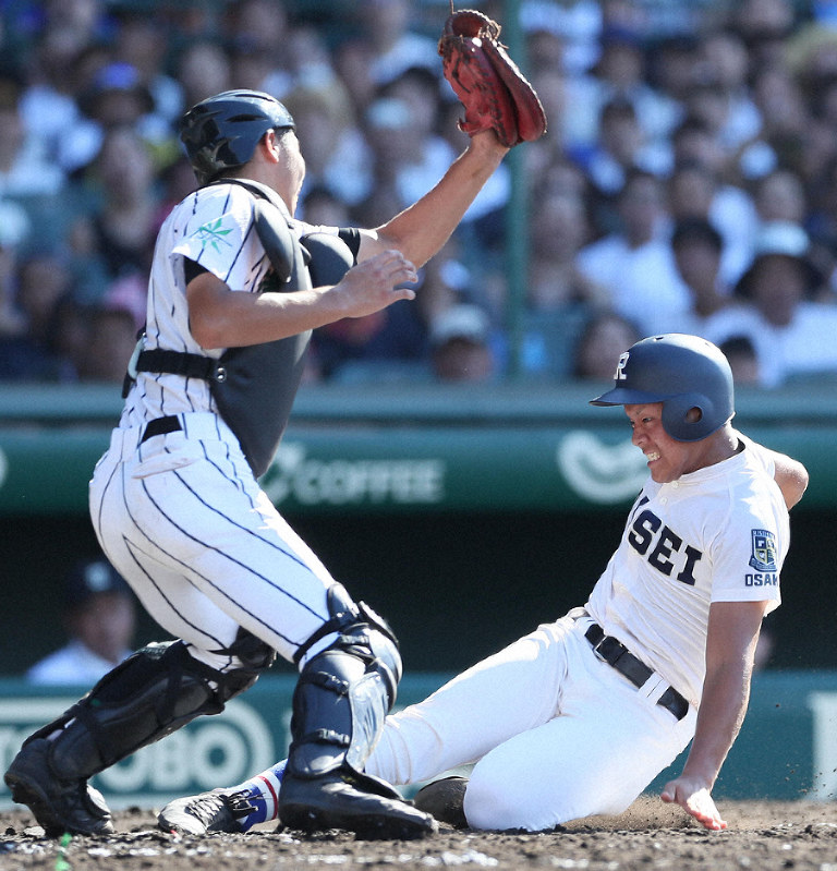 夏の高校野球：第8日第1試合 履正社(大阪)―津田学園(三重) [写真特集11