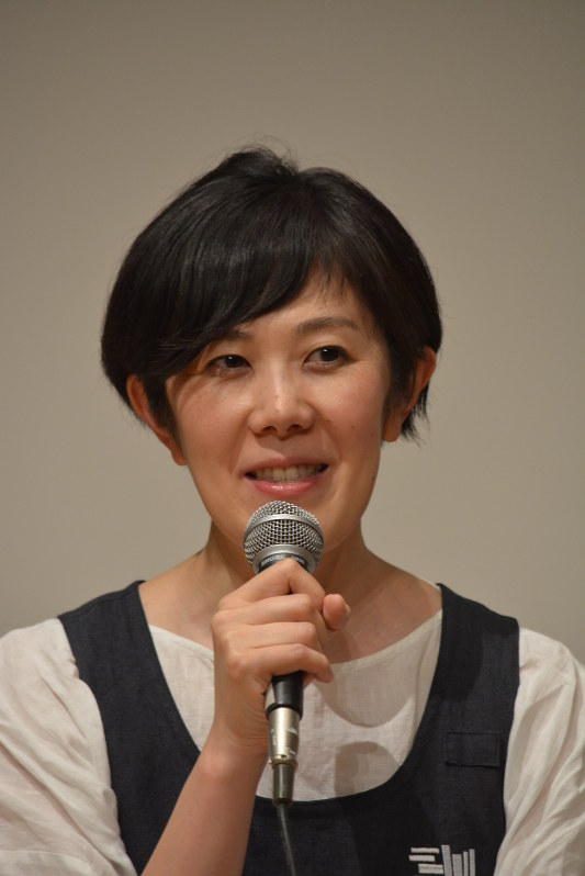 紫波町図書館の活動を紹介する手塚さん
