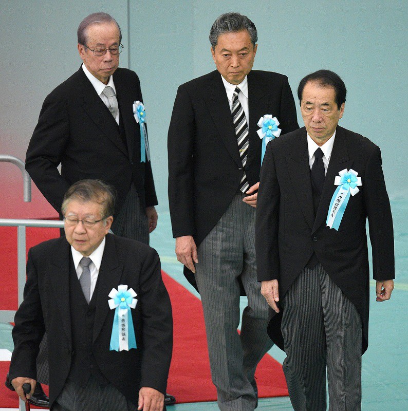 初参列の天皇陛下、上皇さまの表現引き継ぎ平和を祈念 全国戦没者追悼