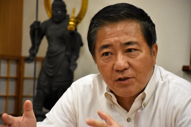 長島昭久氏=須藤孝撮影