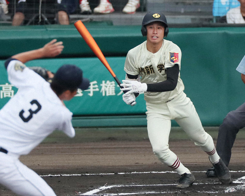 夏の高校野球：第10日第1試合 作新学院（栃木） ― 岡山学芸館（岡山