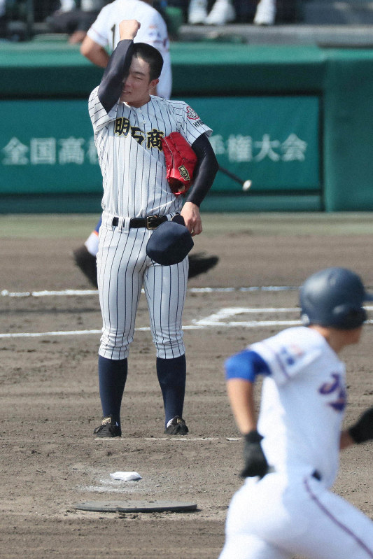 明石商業　甲子園2019年
ポロシャツ センバツ4強の明石商が延長10回に劇的サヨナラスクイズで8強