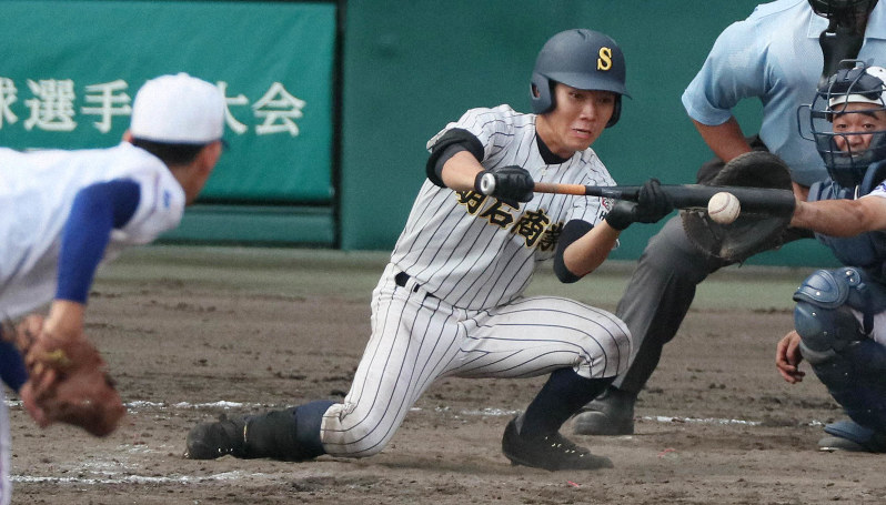 夏の高校野球：第10日第3試合 明石商（兵庫）－宇部鴻城（山口